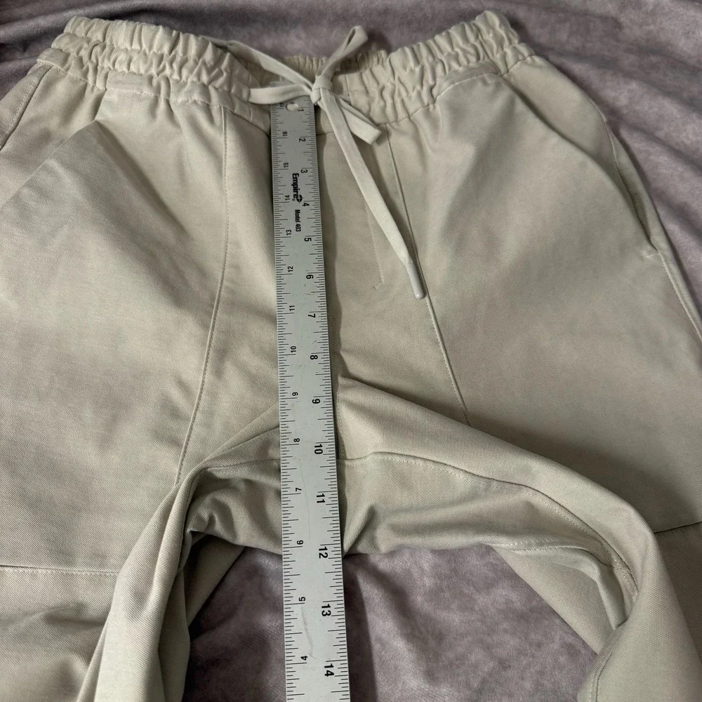 Lululemon Jogger Pants Womens XS Beige Elastic Waist Pockets‎ Stretch Athletic